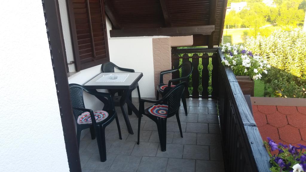 Guesthouse Tomas Čatrnja Kültér fotó