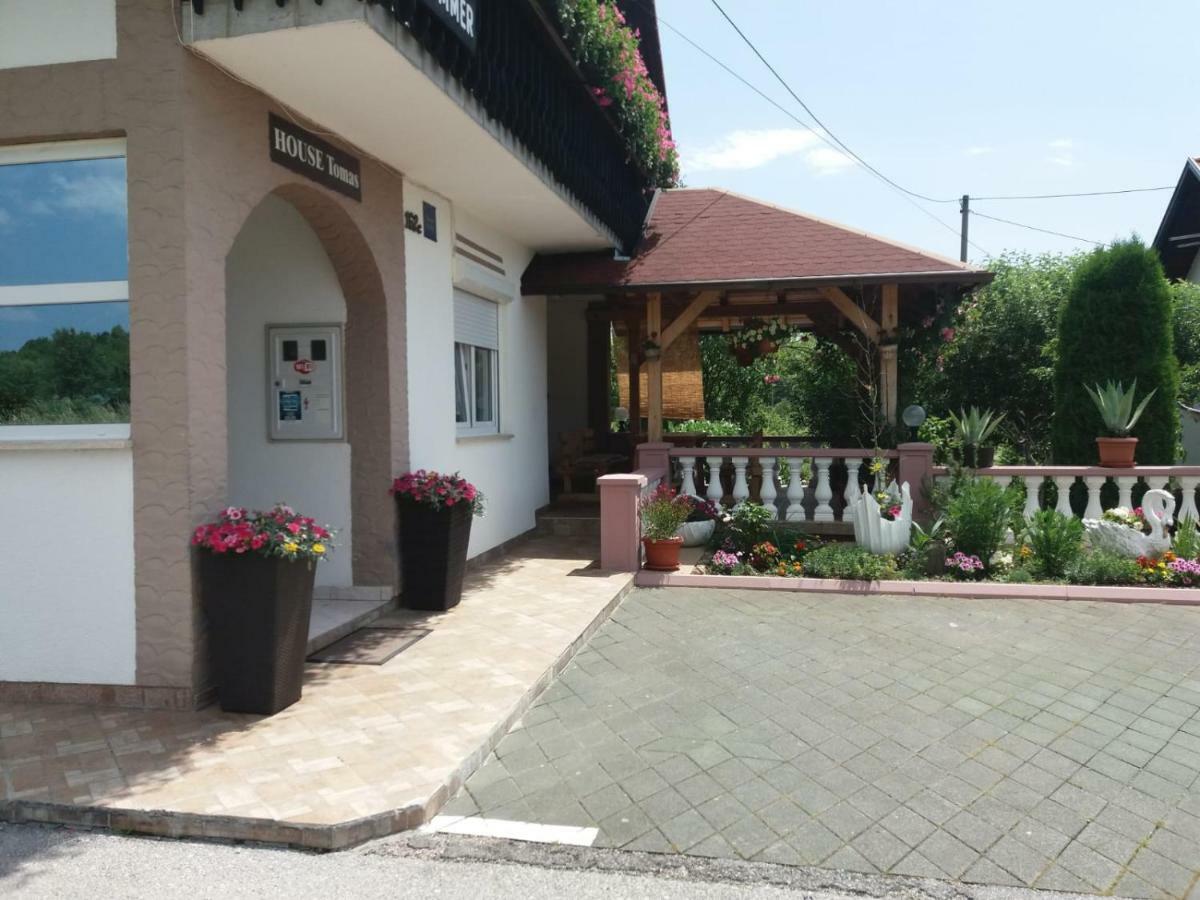Guesthouse Tomas Čatrnja Kültér fotó